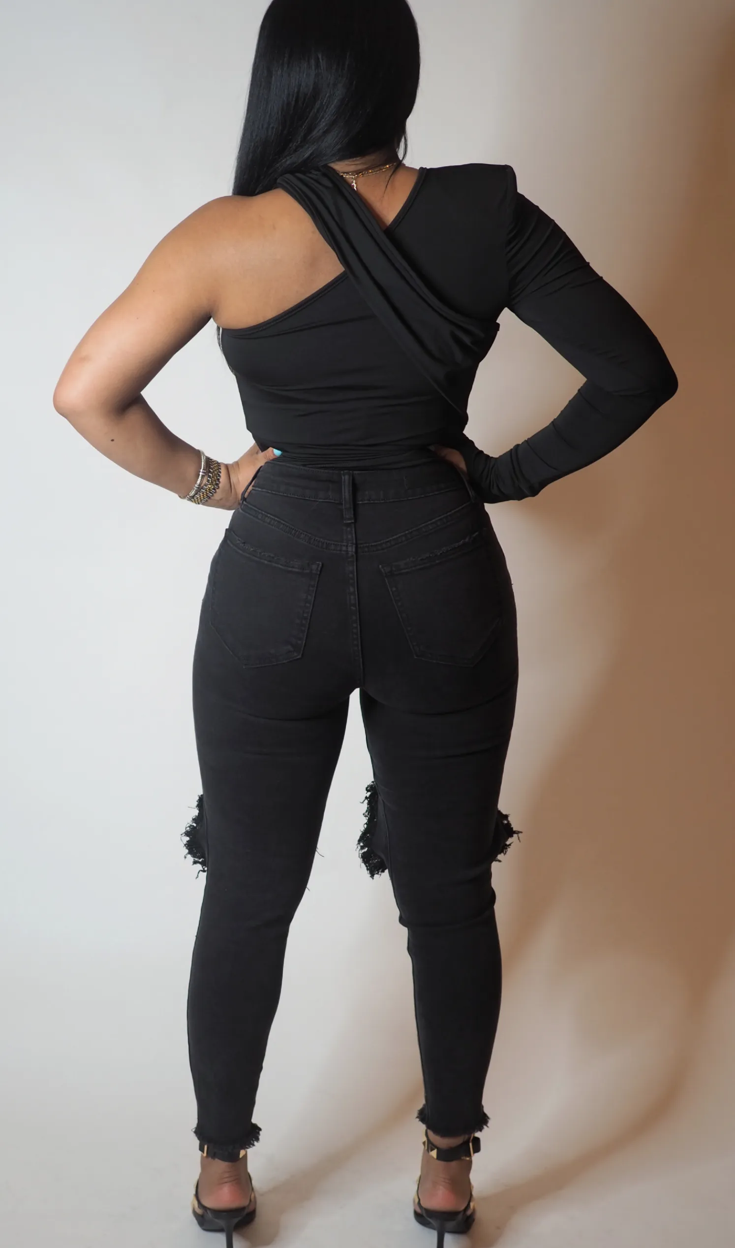 ESCAPE | DISTRESSED JEANS